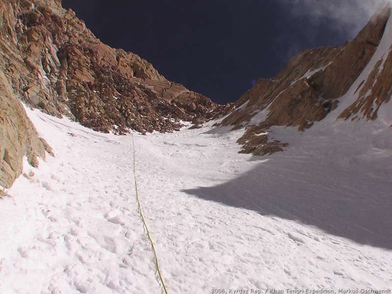 Pic: Schneerinne (~6650m), Khan Tengri, Westgrat, Gipfeltag