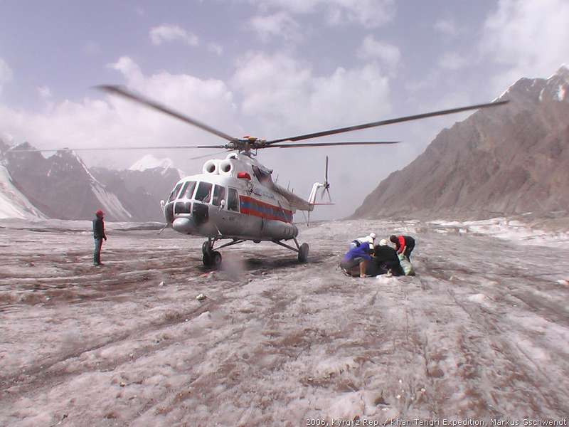 Pic: Helicopter, Basecamp